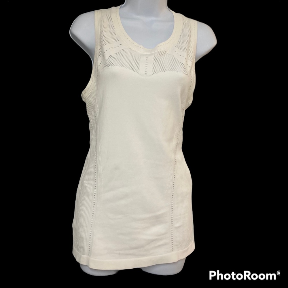 🎈Host pick!!! Athleta Mesh Laser Cut Detail Tank